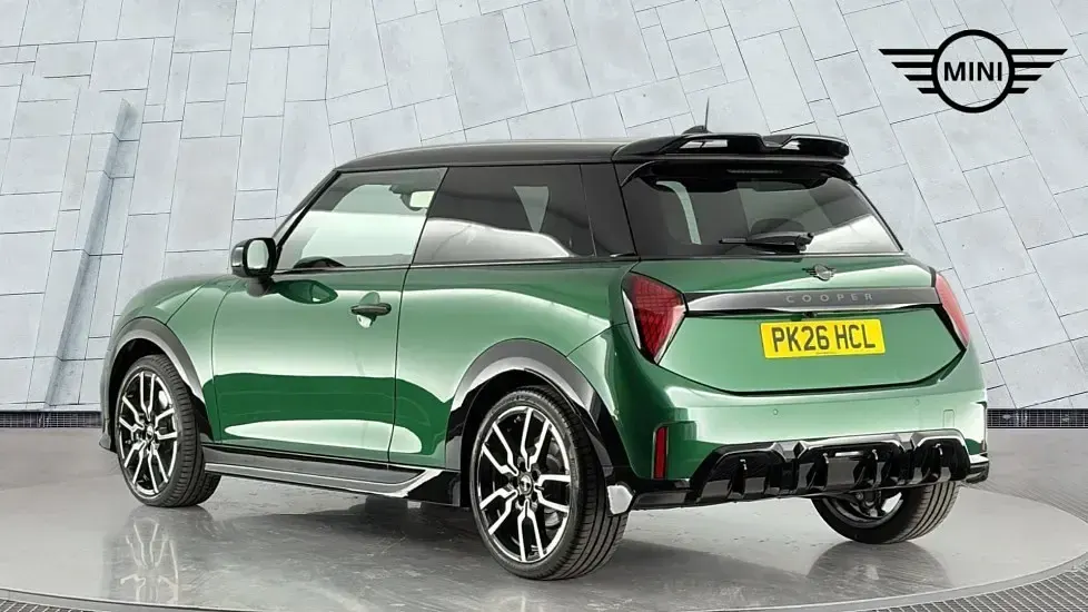 Used Mini Cooper Hatch 113 kW (154 HP) 2026 Green Hatchback
