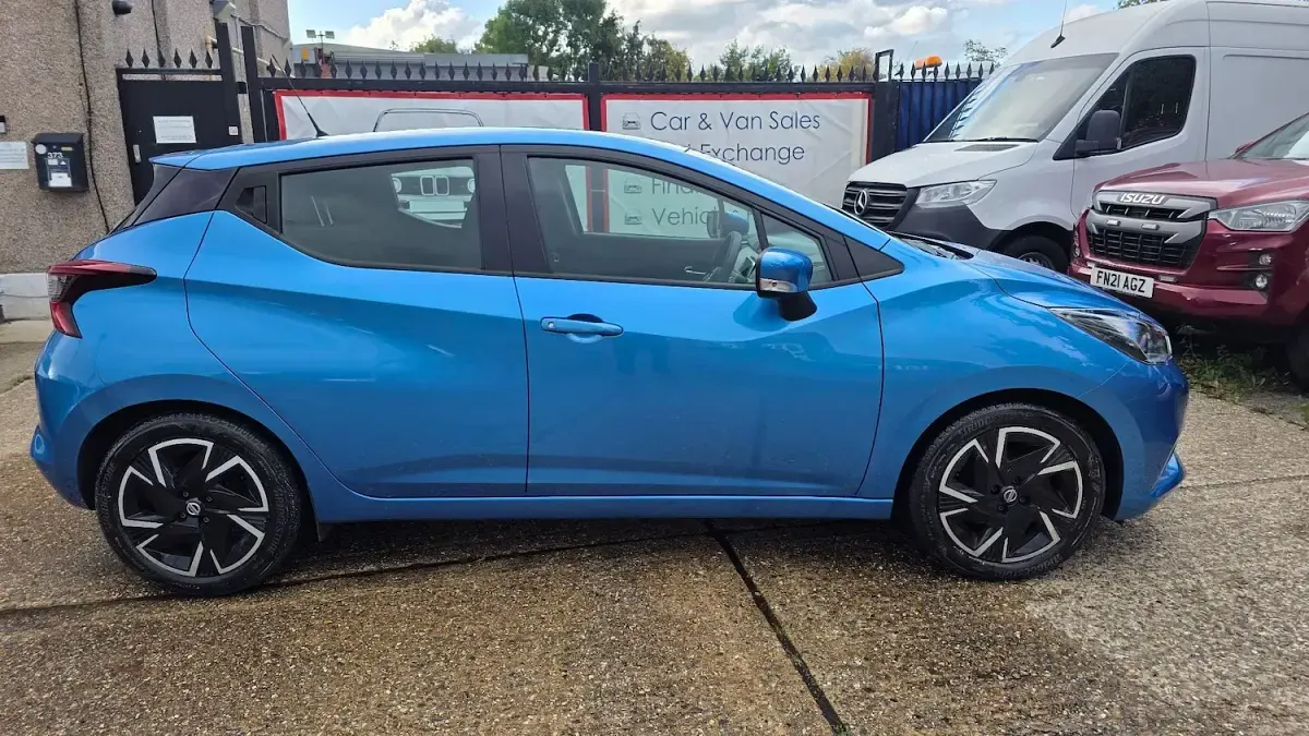 Used Nissan Micra Acenta 92 HP (67 kW) 2021 Blue Hatchback
