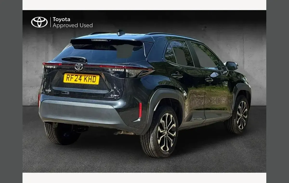 Used Toyota Yaris Cross Design 116 HP (85 kW) 2024 Black SUV