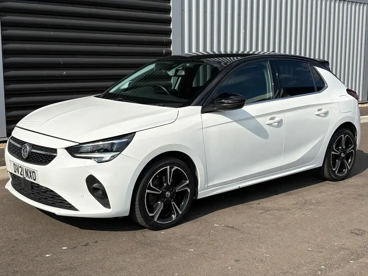 Used Vauxhall Corsa Elite 100 HP (73 kW) 2021 White Hatchback
