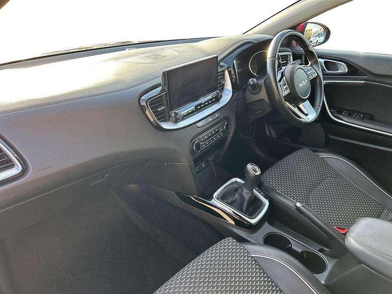 Used Kia Ceed Sportswagon 158 HP (116 kW) 2022 Red Estate