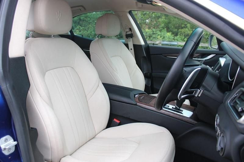 Used Maserati Ghibli 410 HP (301 kW) 2015 Blue Sedan