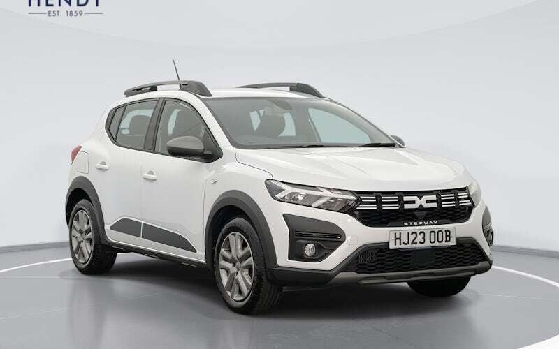 Used 2024 Dacia Sandero Expression Hatchback | £12,799 (Good price) - Image 1/4