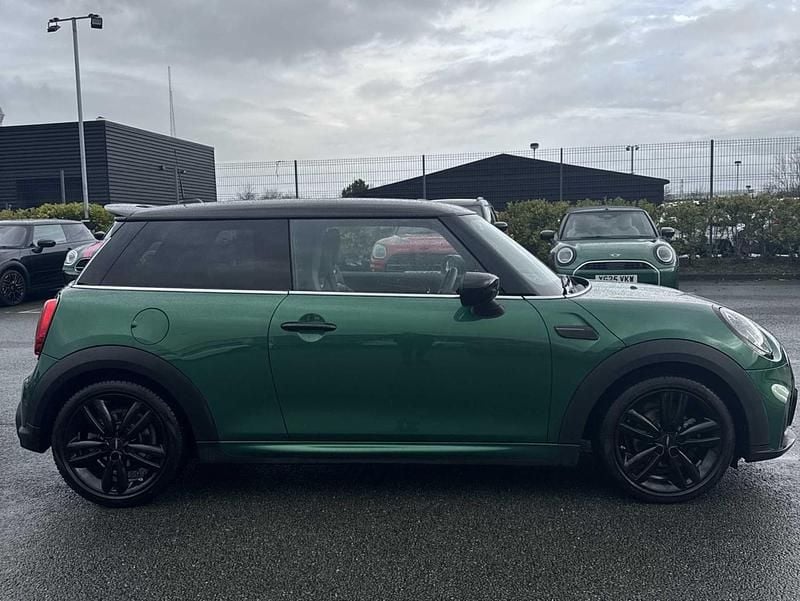 Used Mini Cooper Hatch 134 HP (98 kW) 2022 Green Hatchback