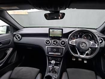 Used Mercedes A180 Executive 122 HP (89 kW) 2017 Green Hatchback