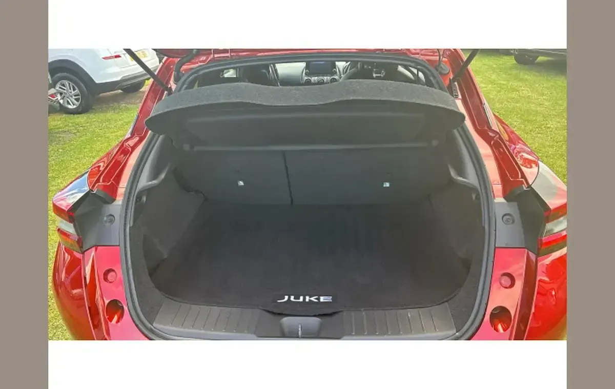 Used Nissan Juke Tekna 112 HP (82 kW) 2022 Red SUV