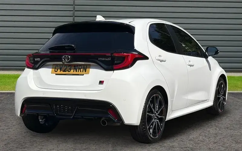 Used Toyota Yaris Sport 116 HP (85 kW) 2023 White Hatchback