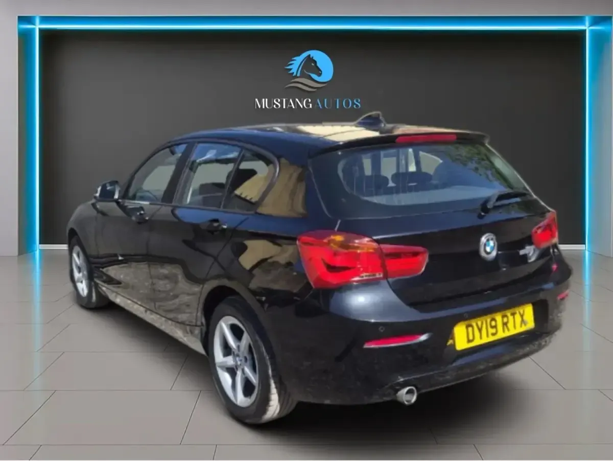 Usado BMW 116 2019 Negro Utilitario