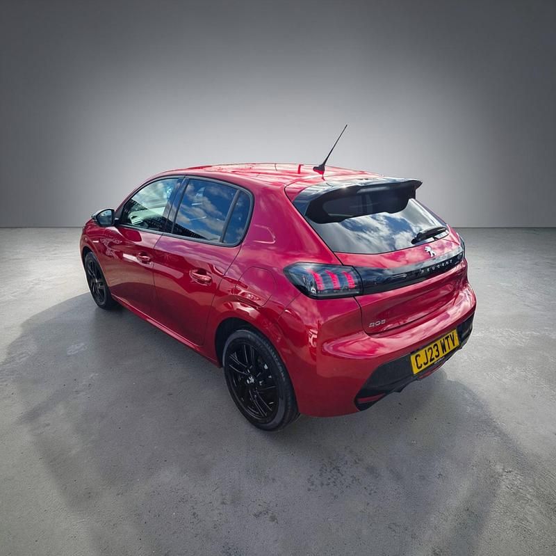 Used Peugeot 208 Allure+ 100 HP (73 kW) 2023 Red Hatchback
