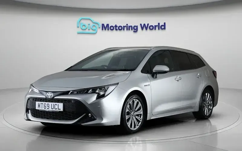 Second-hand Toyota Corolla Design 122 CP (89 kW) 2022 Break