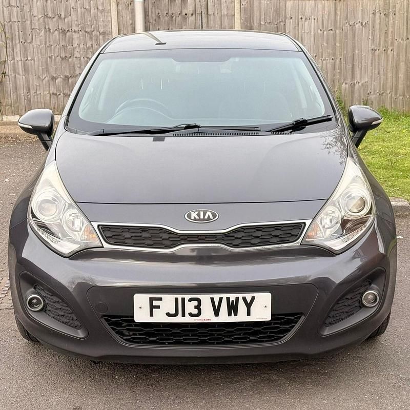 Used Kia Rio 90 HP (66 kW) 2013 Grey Hatchback