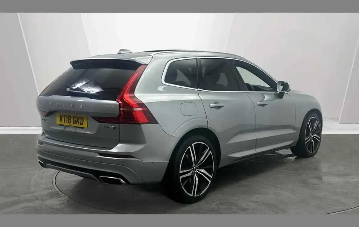 Used Volvo XC60 R-Design Pro 232 HP (170 kW) 2018 Silver SUV