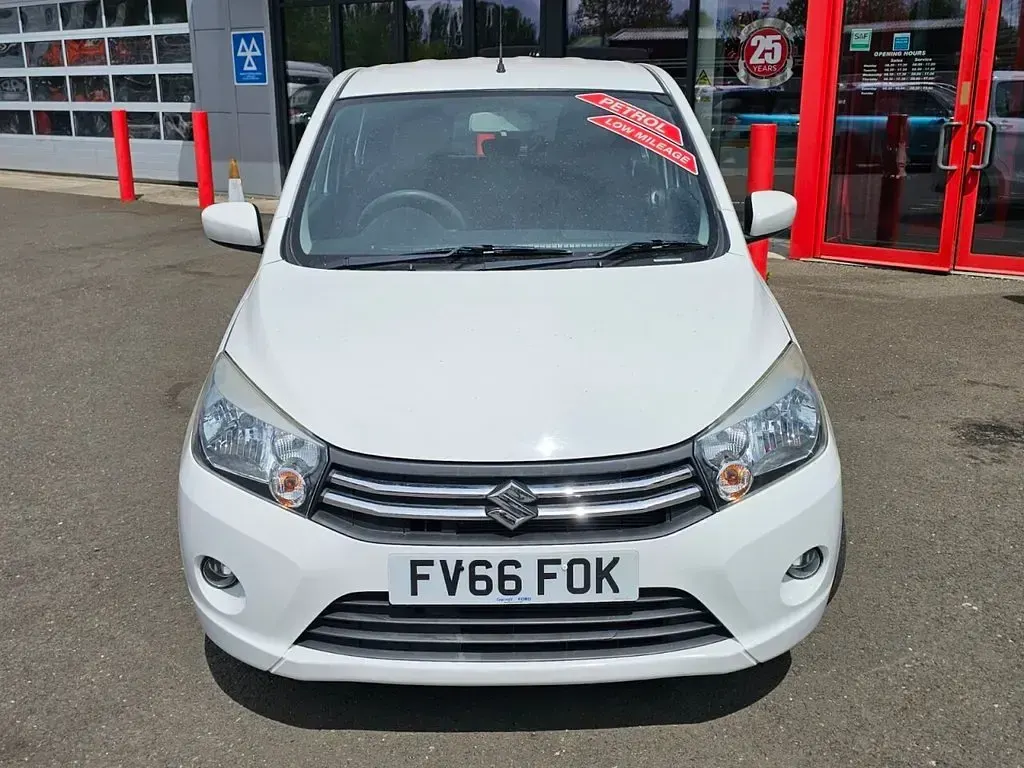 Used Suzuki Celerio SZ4 68 HP (50 kW) 2016 White Hatchback