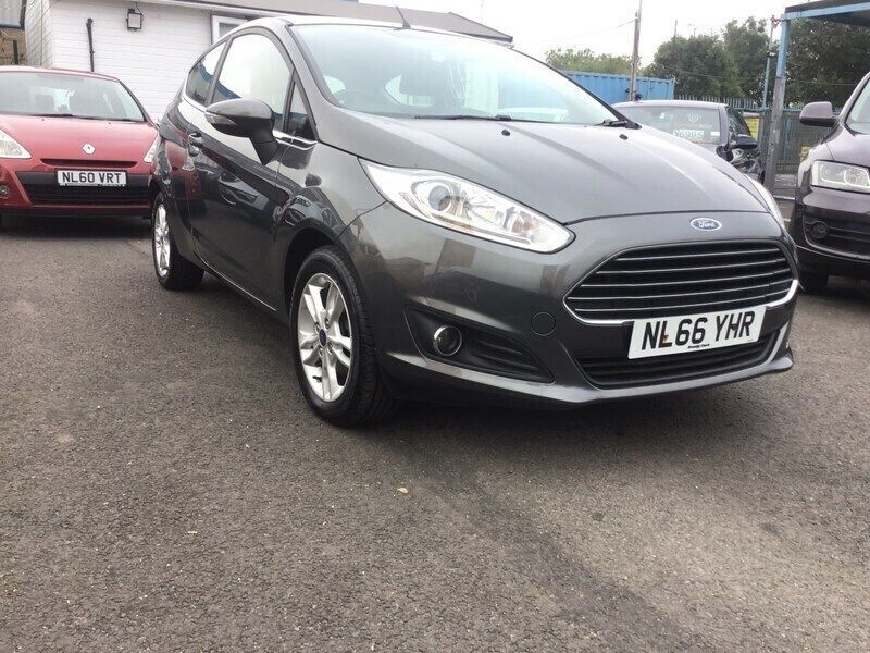 Grey Used 2016 Ford Fiesta Zetec Hatchback | £4,495 (A bit pricey) - Image 1/4