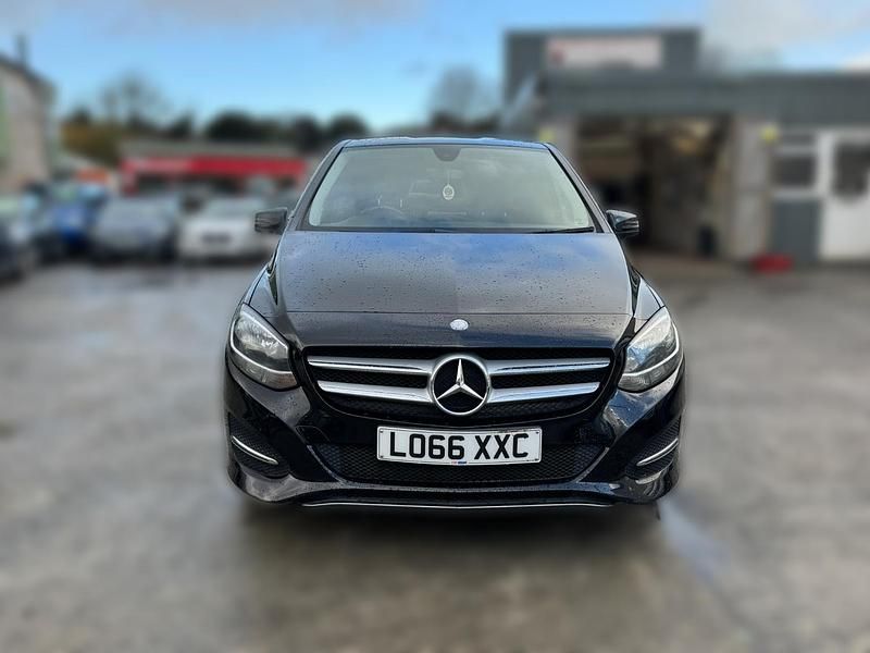 Used Mercedes B180 2016 Black MPV