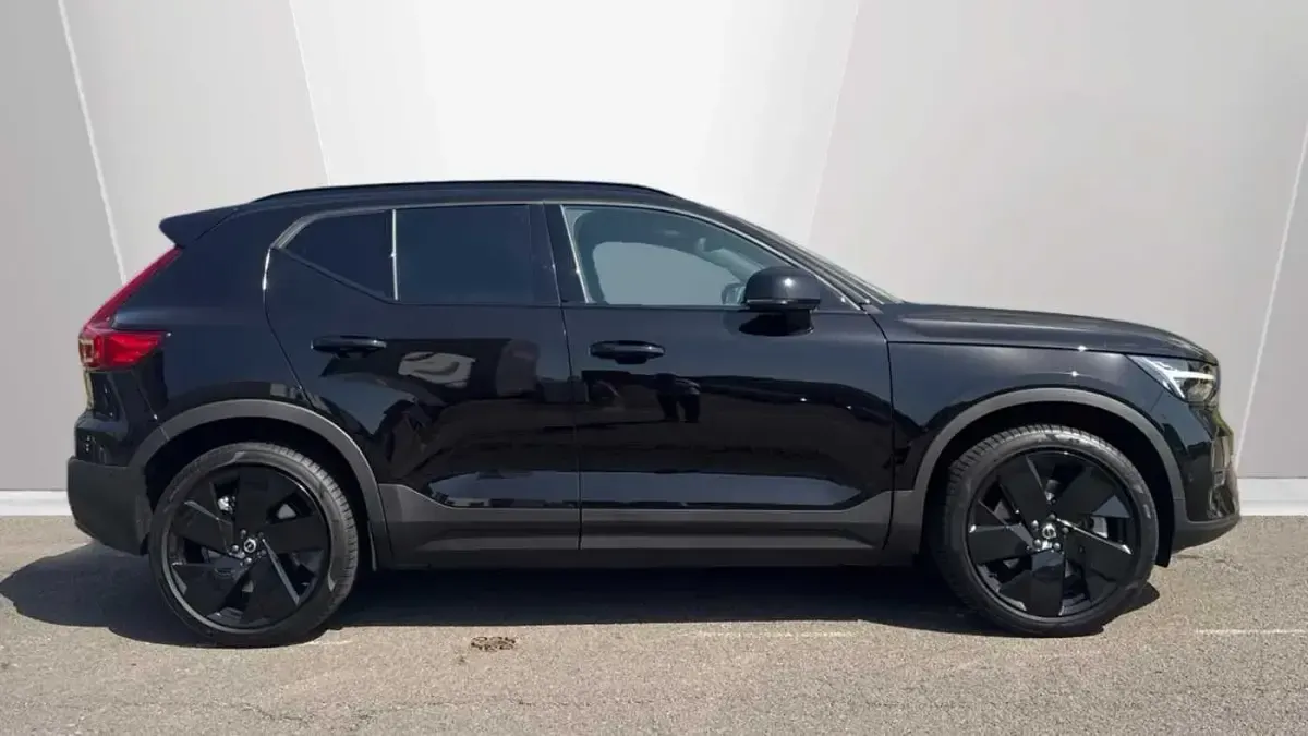 New Volvo EX40 Performance 325 kW (442 HP) 2026 Black SUV