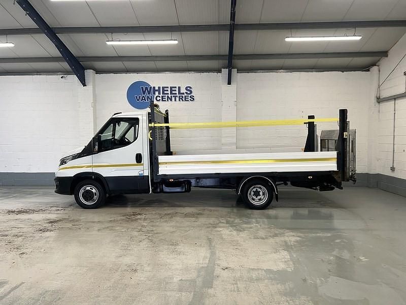 Begagnad Iveco Daily 2023 Vit Cab