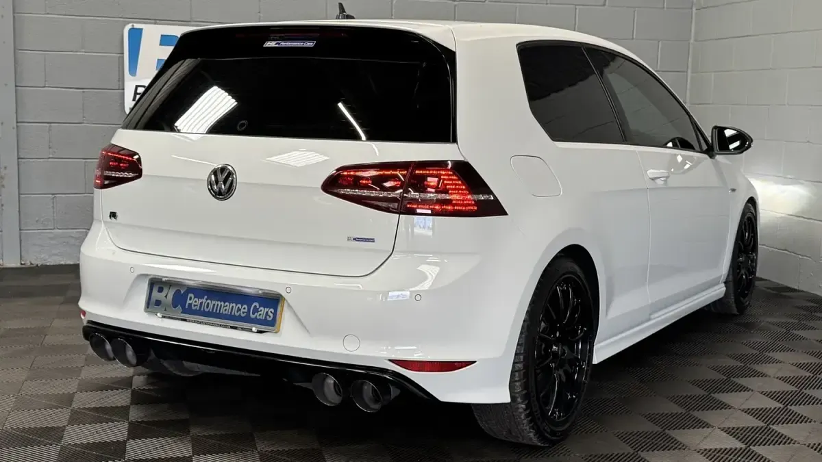 Used VW Golf VII R 2014 White Hatchback