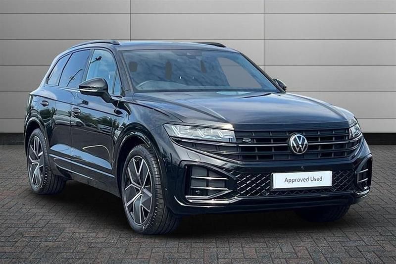 Black Used 2024 VW Touareg Black Edition SUV | £52,450 (Fair price) - Image 1/4