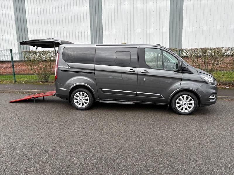Used Ford Tourneo Titanium 130 HP (95 kW) 2019 Grey MPV