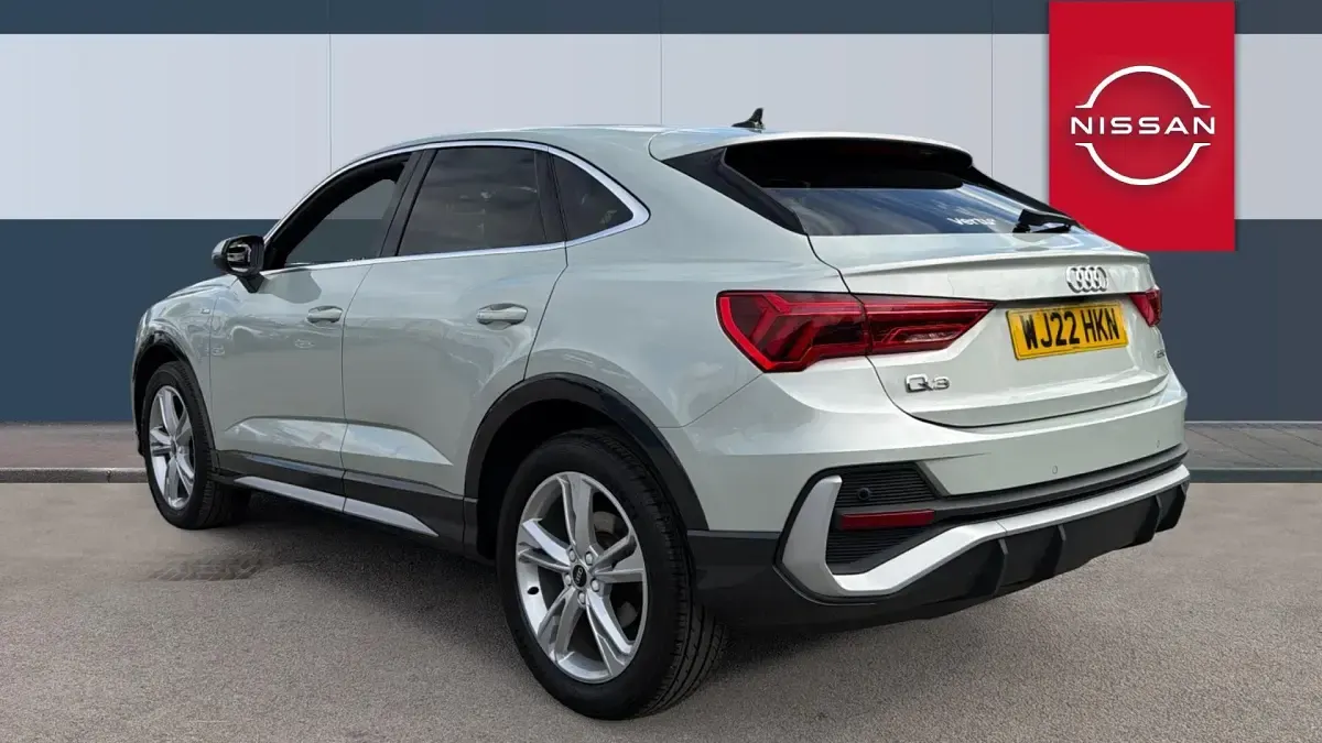 Używany Audi Q3 S-Line 150 KM (110 kW) 2022 Srebrny SUV