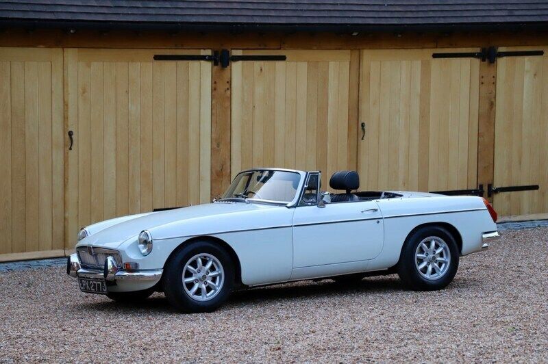 White Used 1971 MG B Cabriolet | £14,995 - Image 1/4