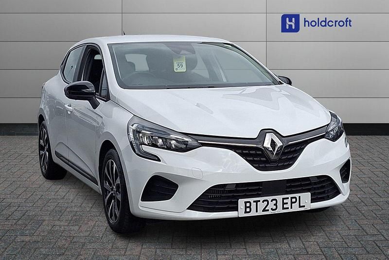 Used Renault Clio V 90 HP (66 kW) 2023 Solid  glacier white  Hatchback