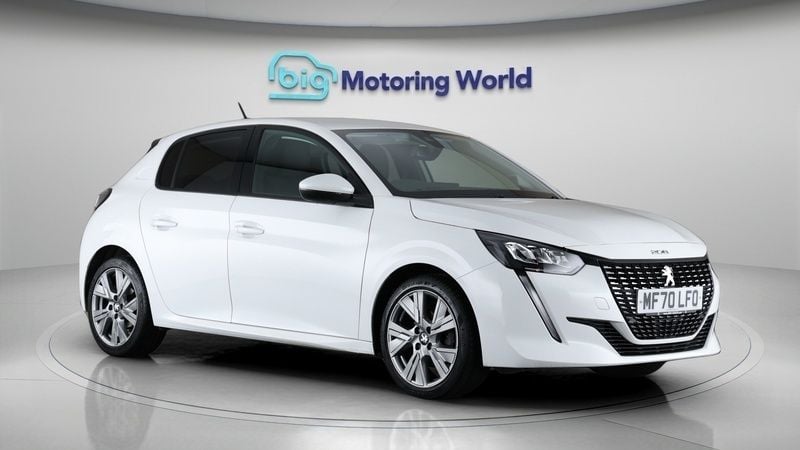 White Used 2020 Peugeot 208 Allure Hatchback | £11,800 (Fair price) - Image 1/4