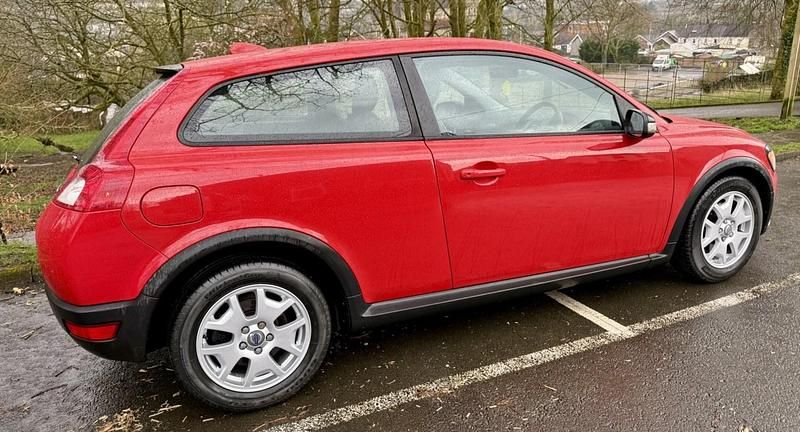 Used Volvo C30 170 HP (125 kW) 2007 Red Hatchback