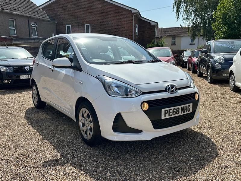 White Used 2018 Hyundai i10 SE Hatchback | £4,290 (Super price) - Image 1/4