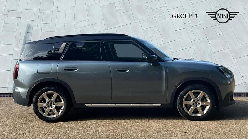 Used Mini Countryman Exclusive 218 HP (160 kW) 2024 Green SUV