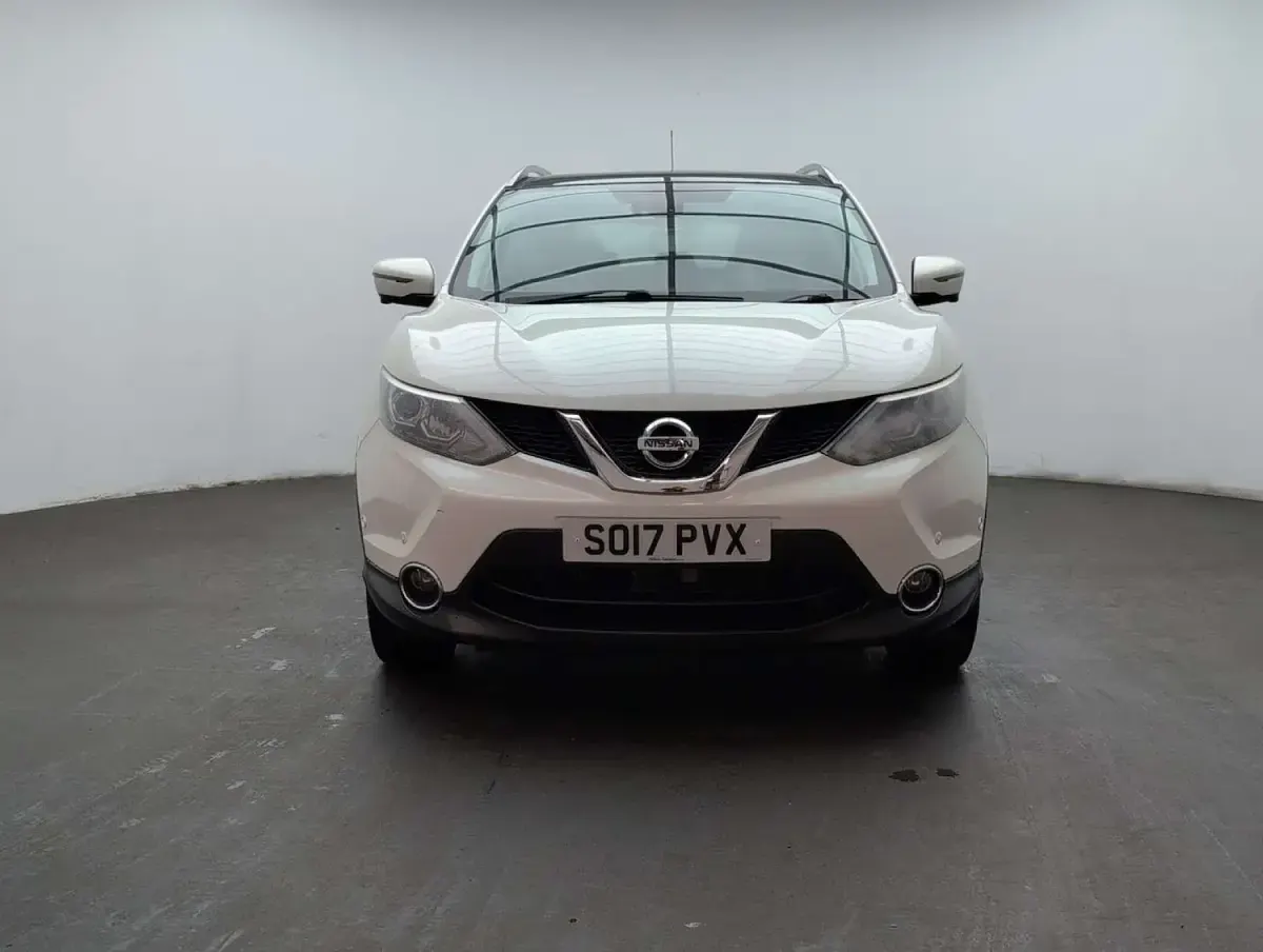 Used Nissan Qashqai Tekna 115 HP (84 kW) 2017 White SUV