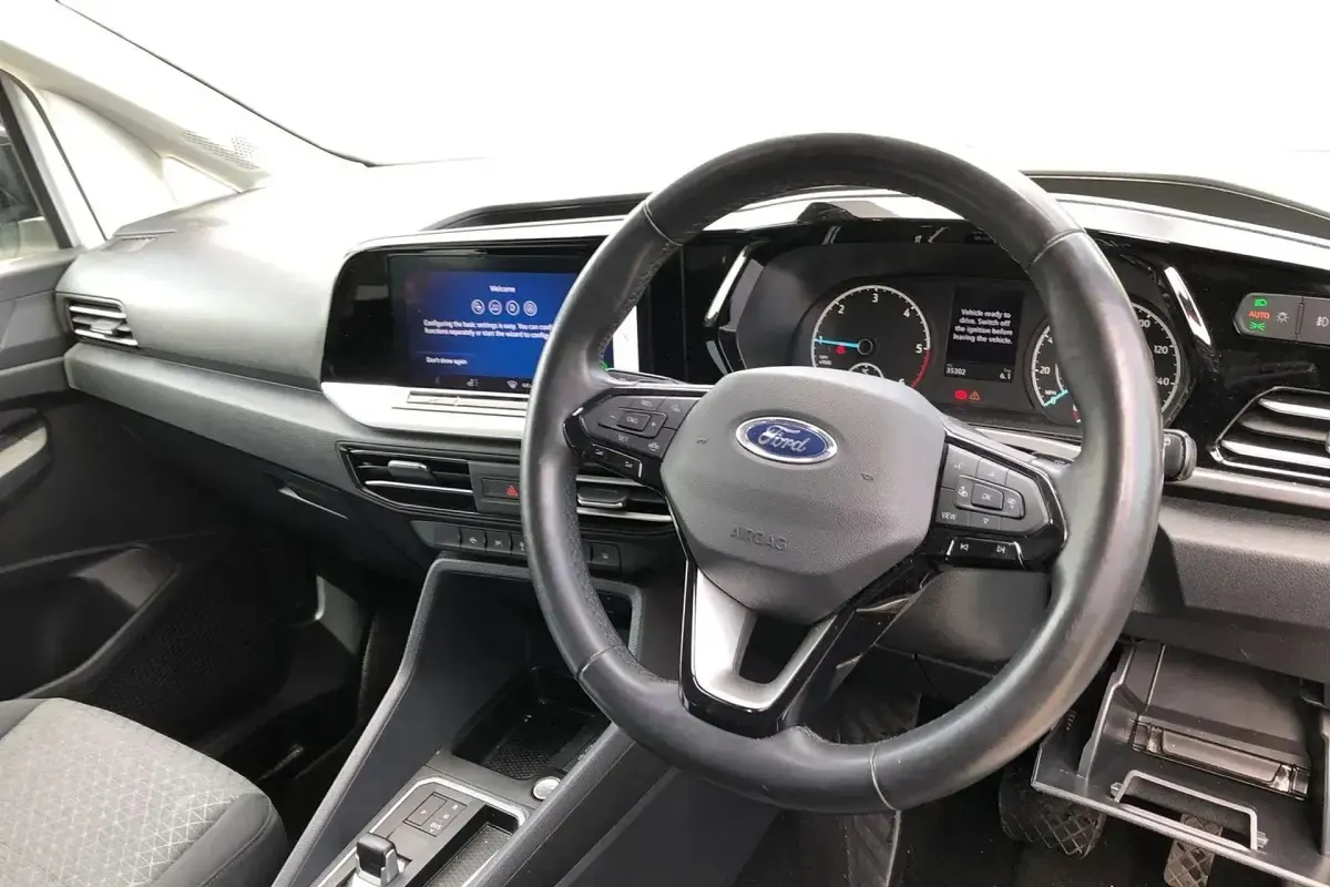 Used Ford Tourneo Connect Titanium 122 HP (89 kW) 2023 White MPV