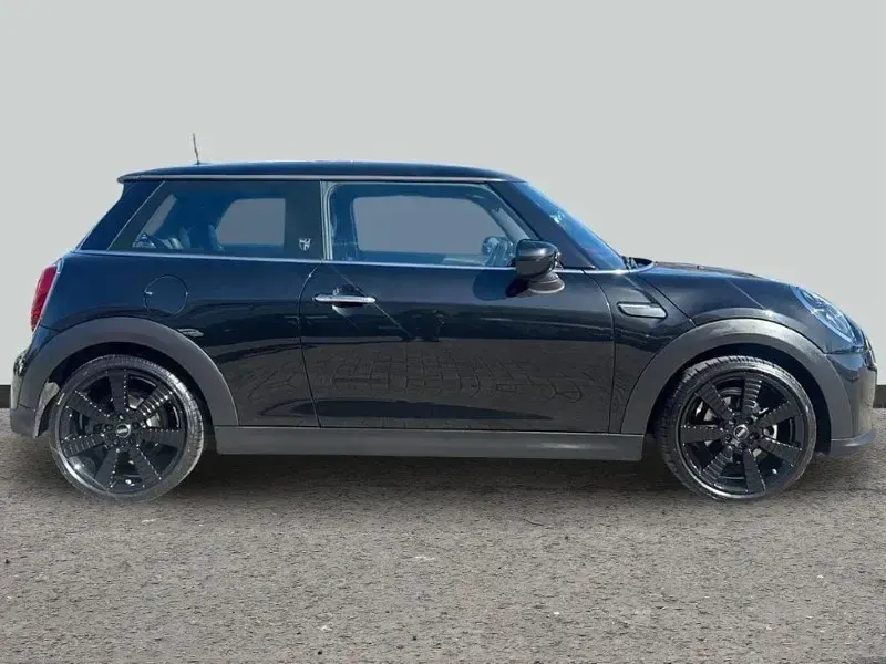 Begagnad Mini Cooper Exclusive 134 HK (98 kW) 2023 Svart Halvkombi