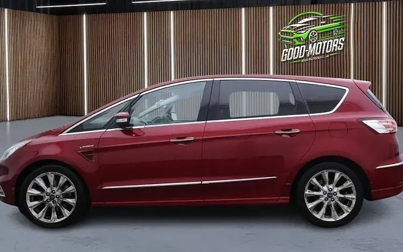 Used Ford S-MAX Vignale 209 HP (153 kW) 2017 Red MPV