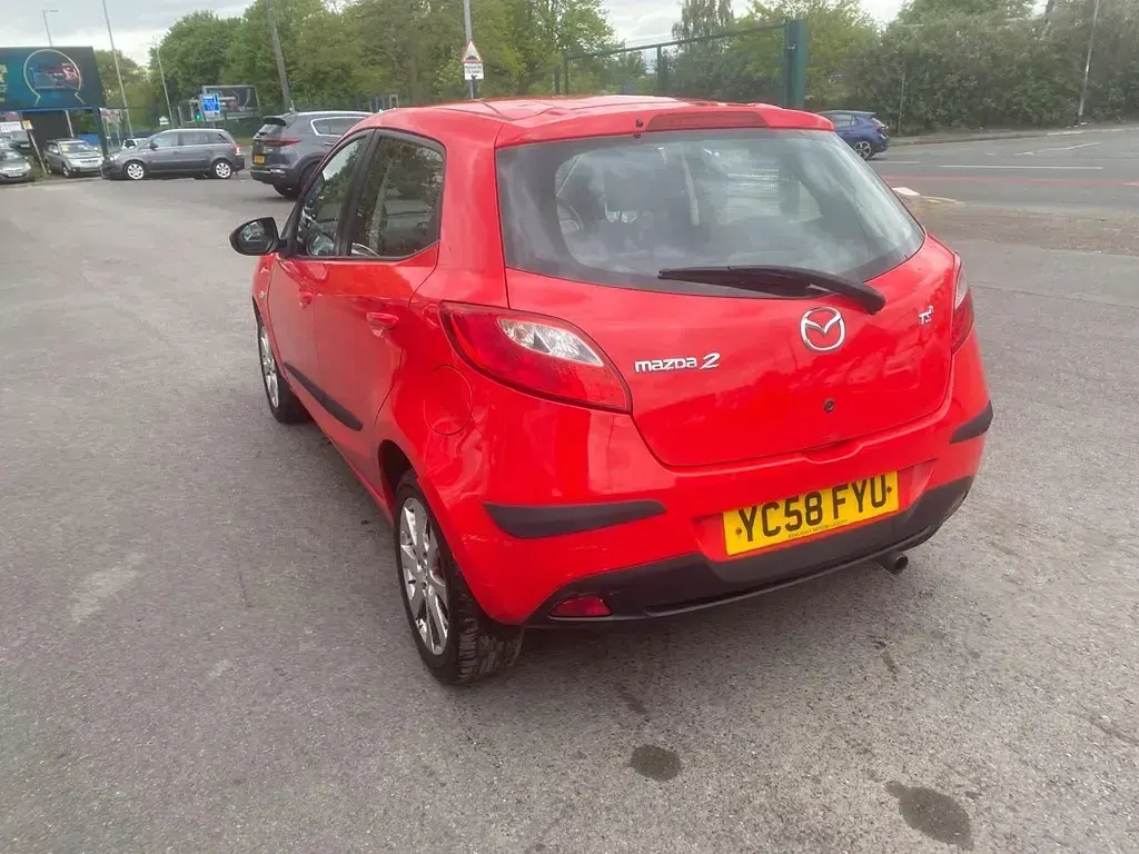 Used Mazda 2 86 HP (63 kW) 2008 Red Hatchback