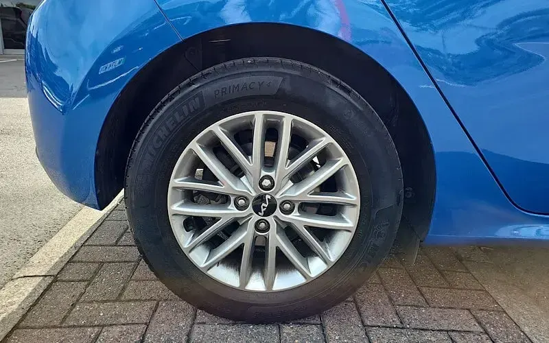 Used Kia Rio 84 HP (61 kW) 2022 Blue Hatchback