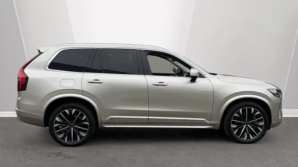 Used Volvo XC90 Ultra 250 HP (183 kW) 2025 Gold SUV