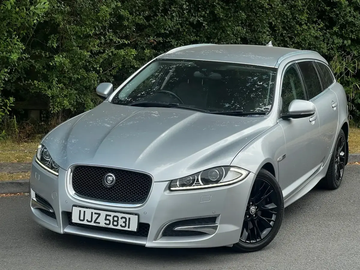 Used Jaguar XF 200 HP (147 kW) 2013 Silver Estate
