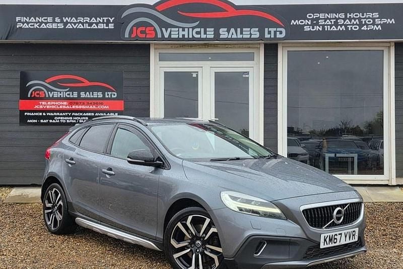 Used Volvo V40 CC Pro 190 HP (139 kW) 2017 Estate