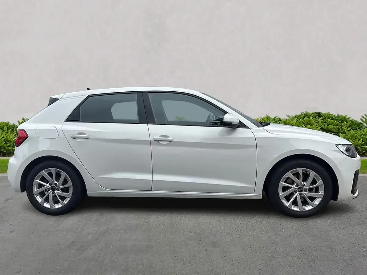 Used Audi A1 Sportback Sport 110 HP (80 kW) 2024 White Hatchback