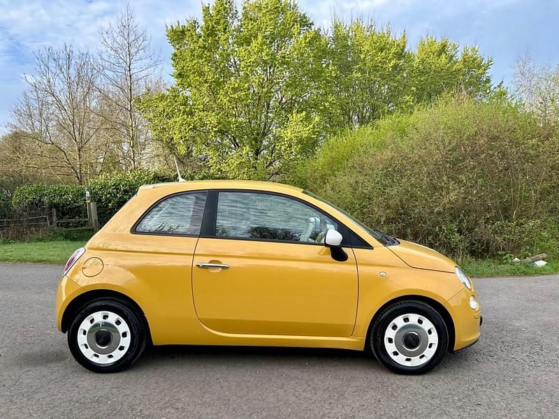 Used Fiat 500 85 HP (62 kW) 2013 Yellow Hatchback