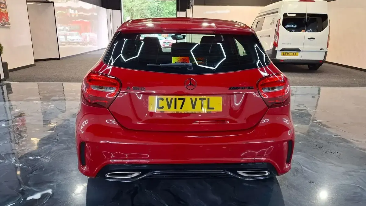 Used Mercedes A160 Executive 102 HP (75 kW) 2017 Red Hatchback