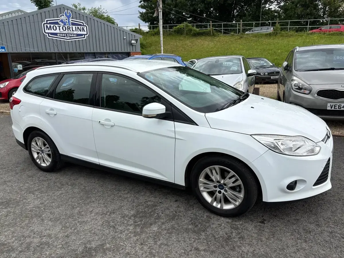 Used Ford Focus S 115 HP (84 kW) 2012 White Estate