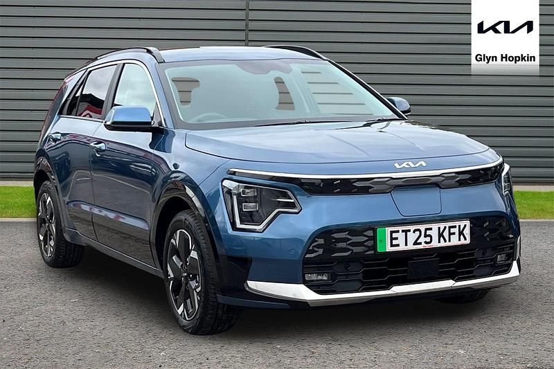 Blue New 2025 Kia e-Niro 3 SUV | £26,842 (Fair price) - Image 1/4