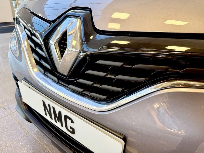 Used Renault Captur Dynamique 90 HP (66 kW) 2017 Grey SUV