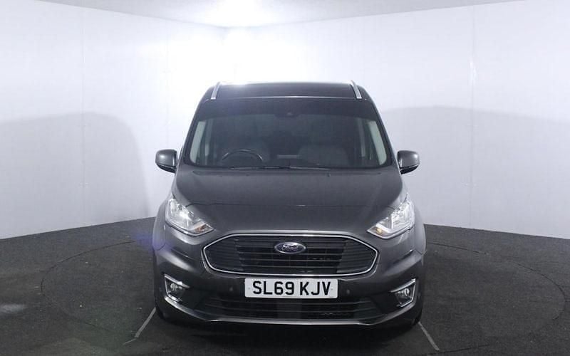 Used Ford Tourneo Titanium 120 HP (88 kW) 2021 Estate