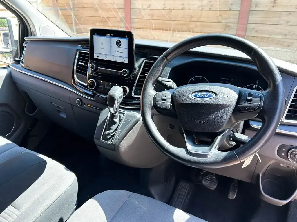Used Ford Tourneo Titanium 130 HP (95 kW) 2018 Silver MPV