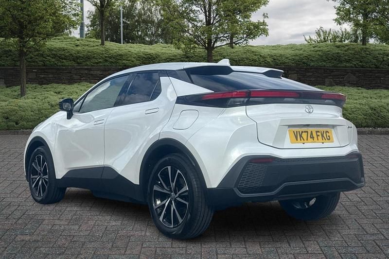 Used Toyota C-HR Design 2024 White SUV