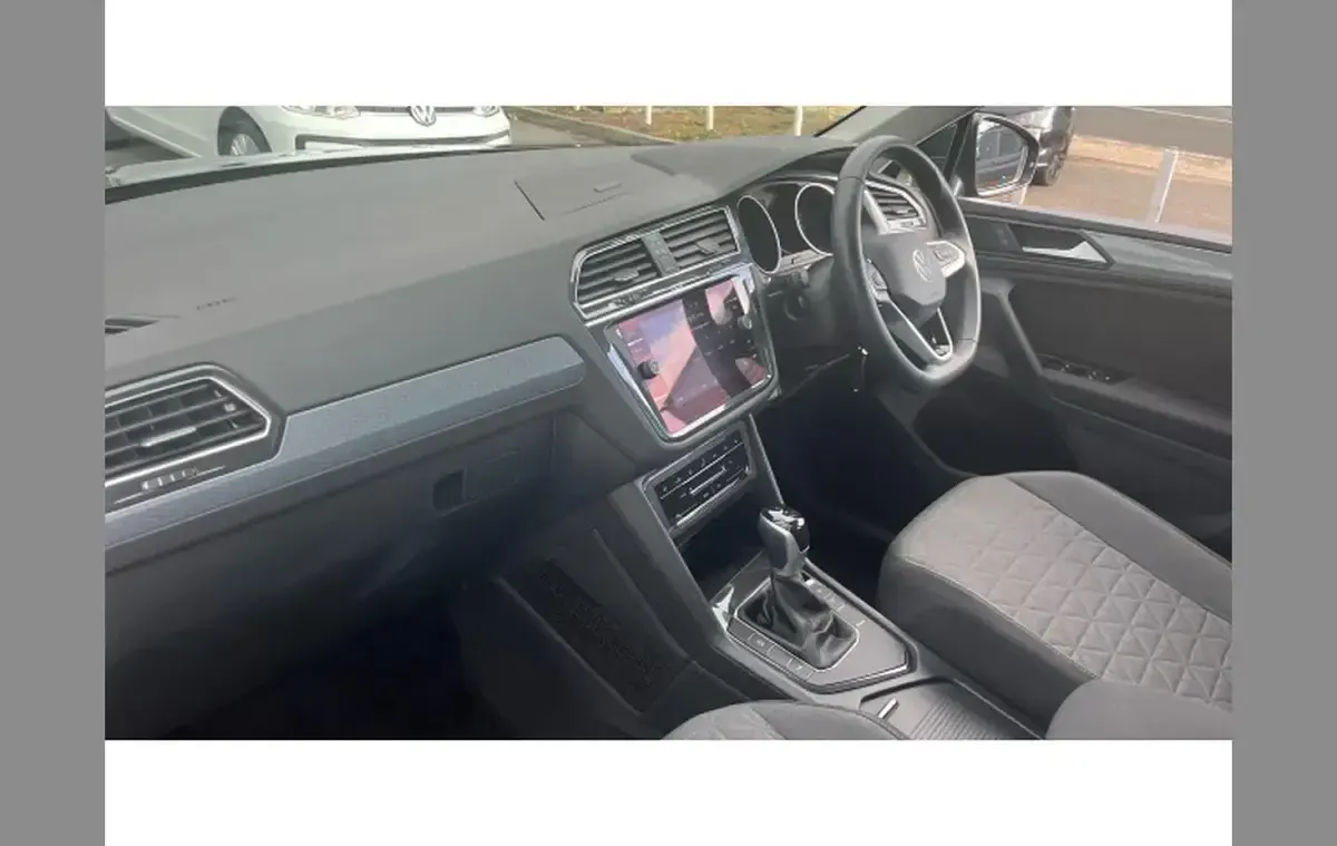 Used VW Tiguan Life 150 HP (110 kW) 2024 Blue SUV